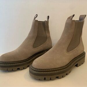 Dolce Vita women’s ankle boots - grey suede. Size 7